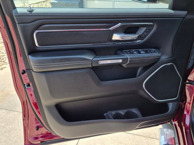 Used 2024 RAM 1500 Laramie AWD/4WD image 12