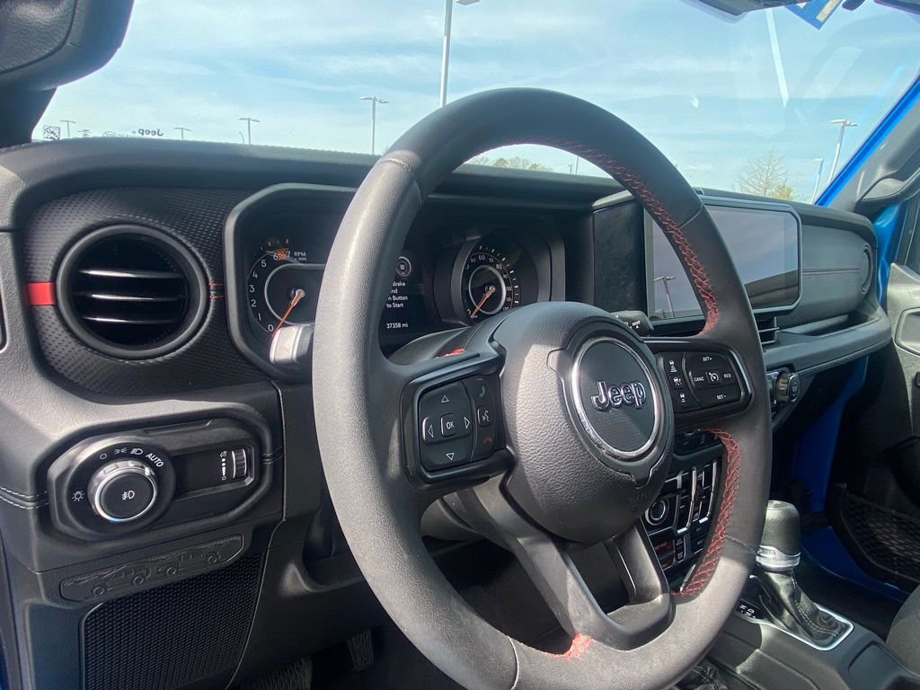 Used 2024 Jeep Wrangler Unlimited Rubicon image 9