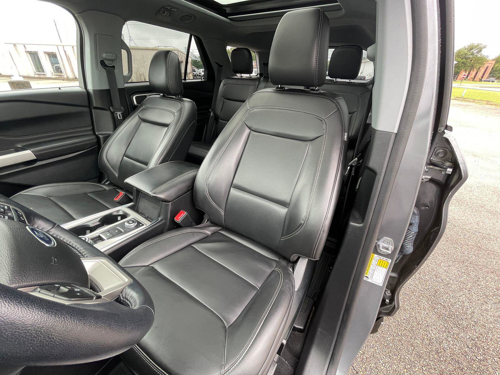 Certified 2022 Ford Explorer XLT w/ Equipment Group 202A image 8