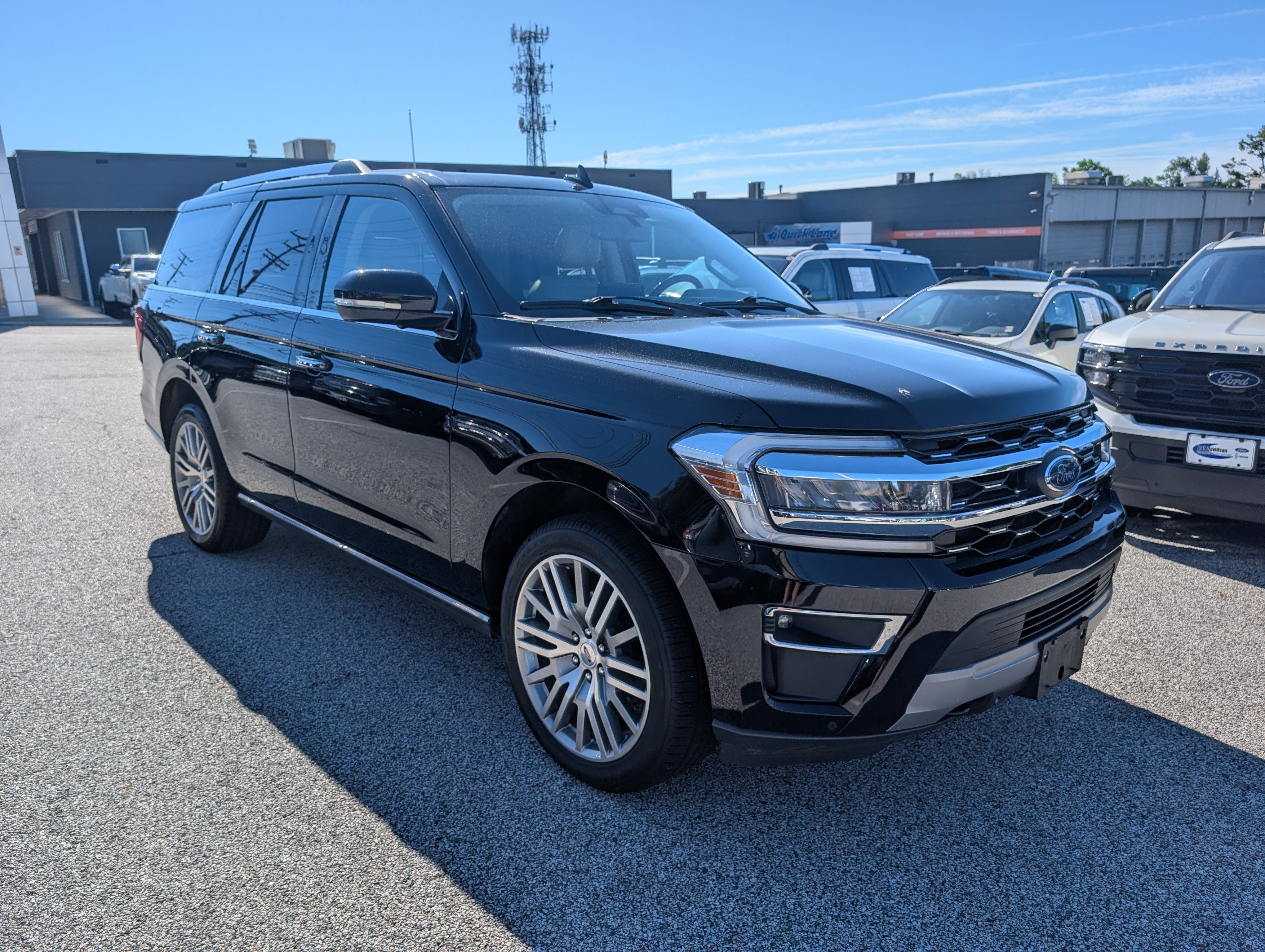 Certified 2022 Ford Expedition Limited AWD/4WD image 9
