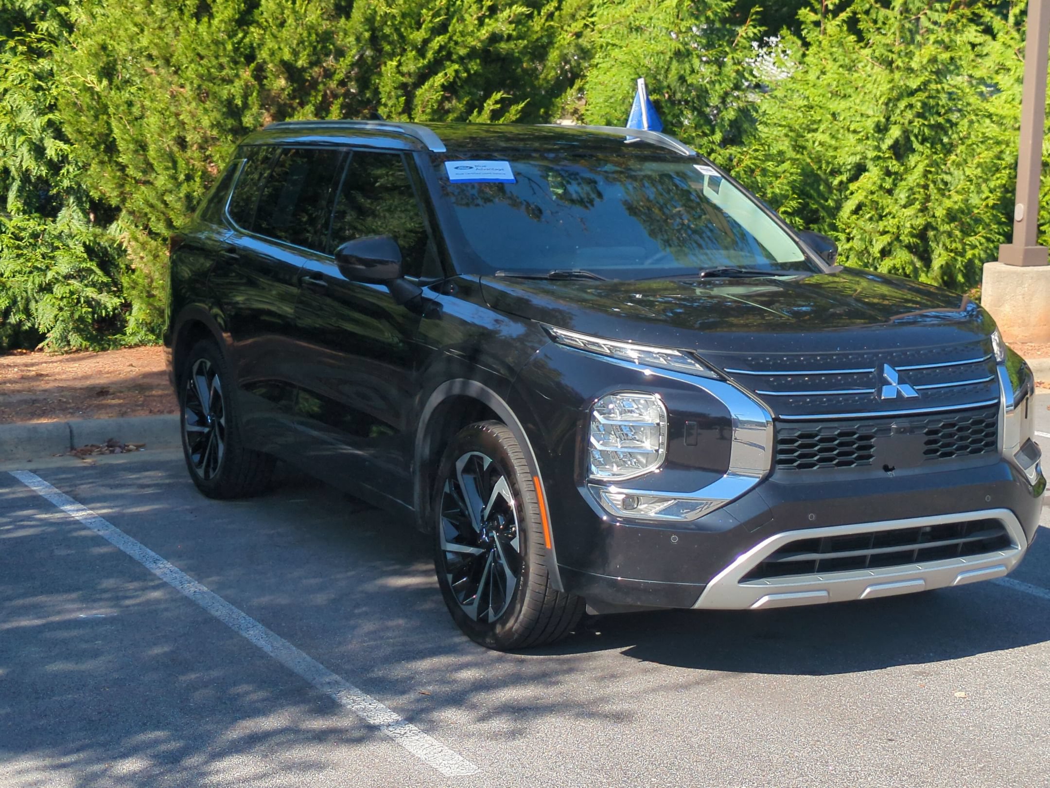 Used 2022 Mitsubishi Outlander SEL AWD/4WD image 2