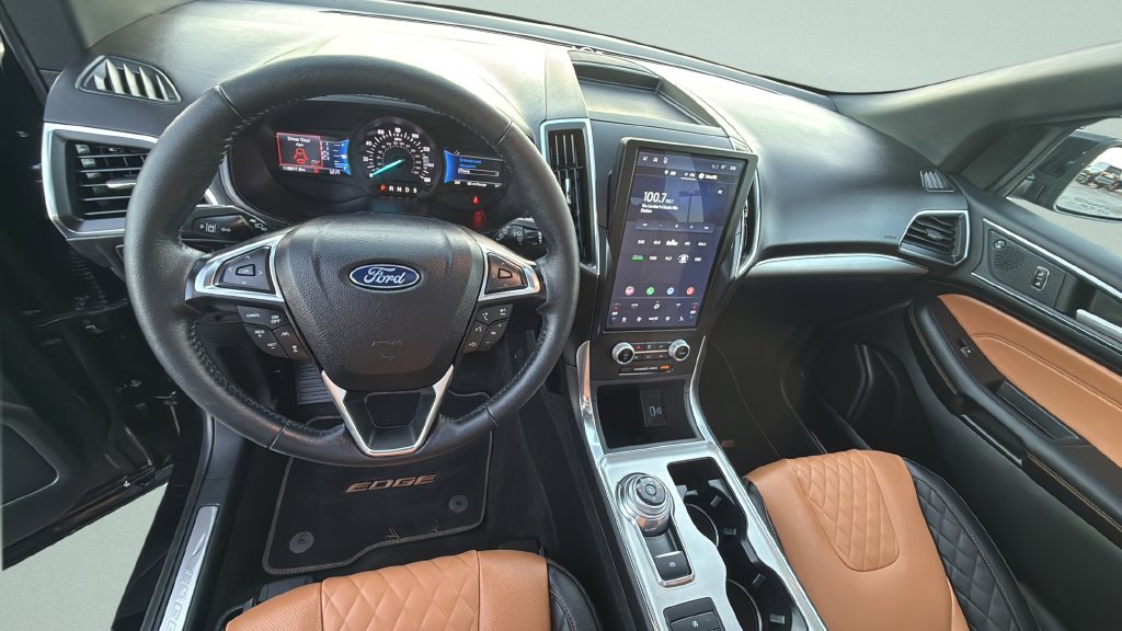 Certified 2024 Ford Edge Titanium w/ Titanium Elite Package AWD/4WD image 3