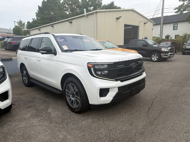 Certified 2025 Ford Expedition Active AWD/4WD image 2