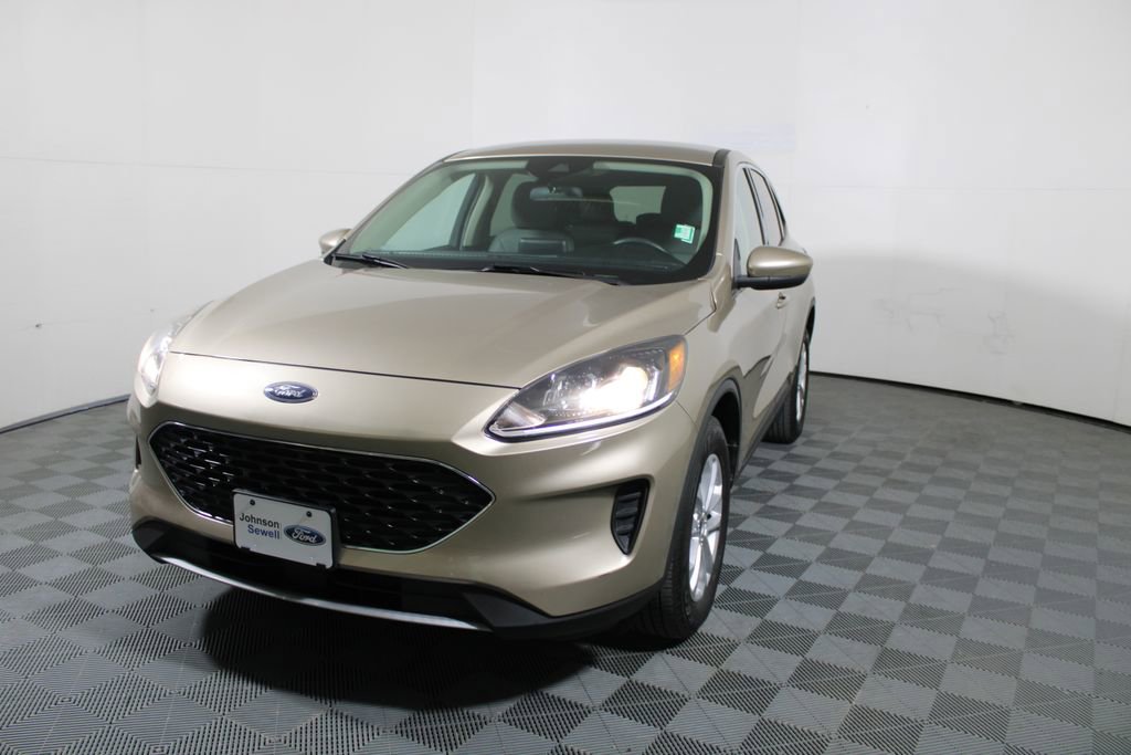 Certified 2020 Ford Escape SE image 4