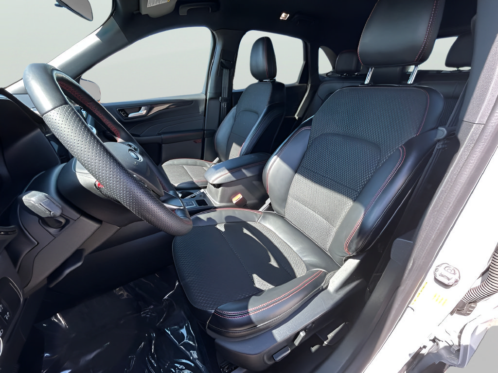 Certified 2025 Ford Escape ST-Line w/ Tech Pack #1 AWD/4WD image 14