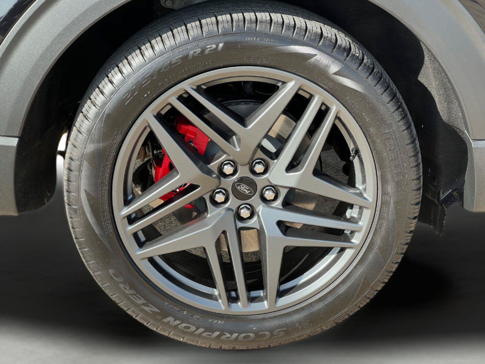 Certified 2026 Ford Explorer ST-Line w/ ST-Line Street Pack RWD image 34