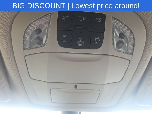 Used 2023 Chrysler Pacifica Touring-L FWD image 33