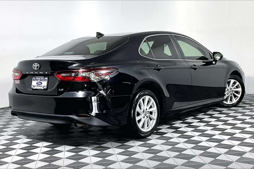 Used 2023 Toyota Camry LE FWD image 12