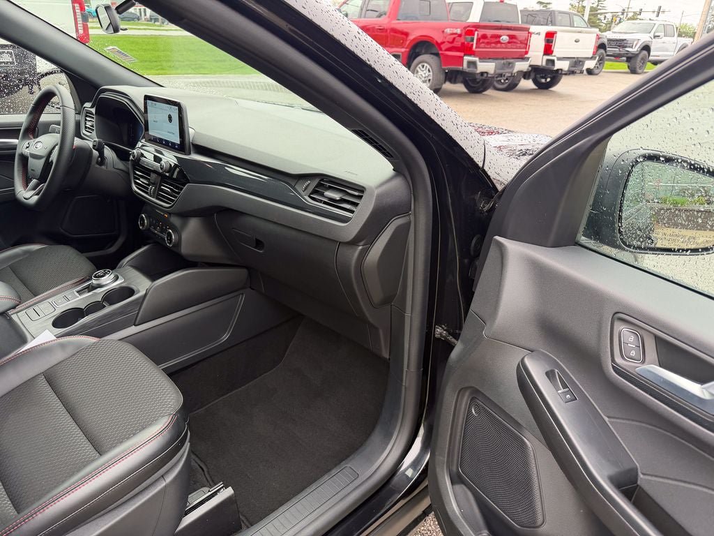 Certified 2025 Ford Escape ST-Line AWD/4WD image 16