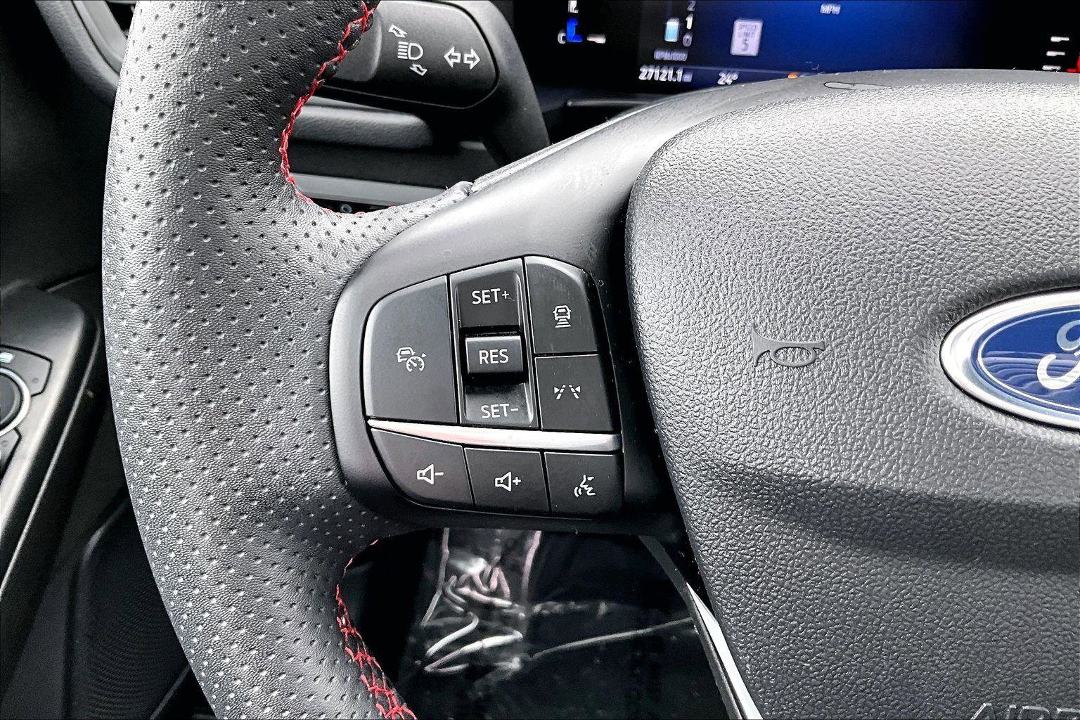 Certified 2023 Ford Escape ST-Line w/ Tech Pack #1 image 9