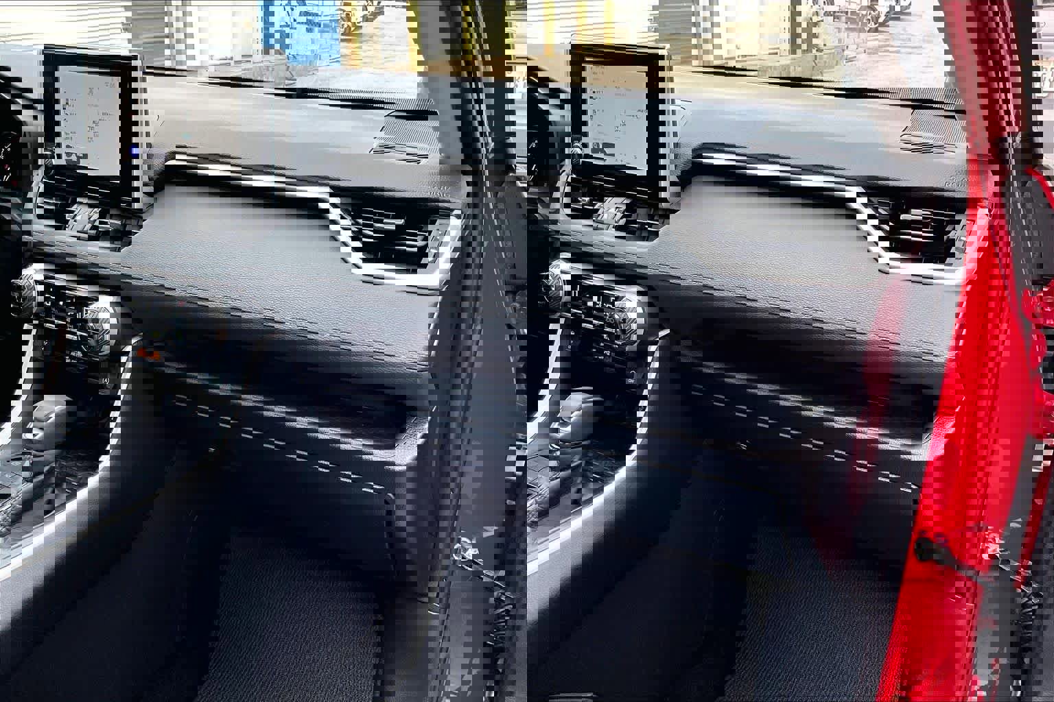 Used 2025 Toyota RAV4 XLE Premium image 20