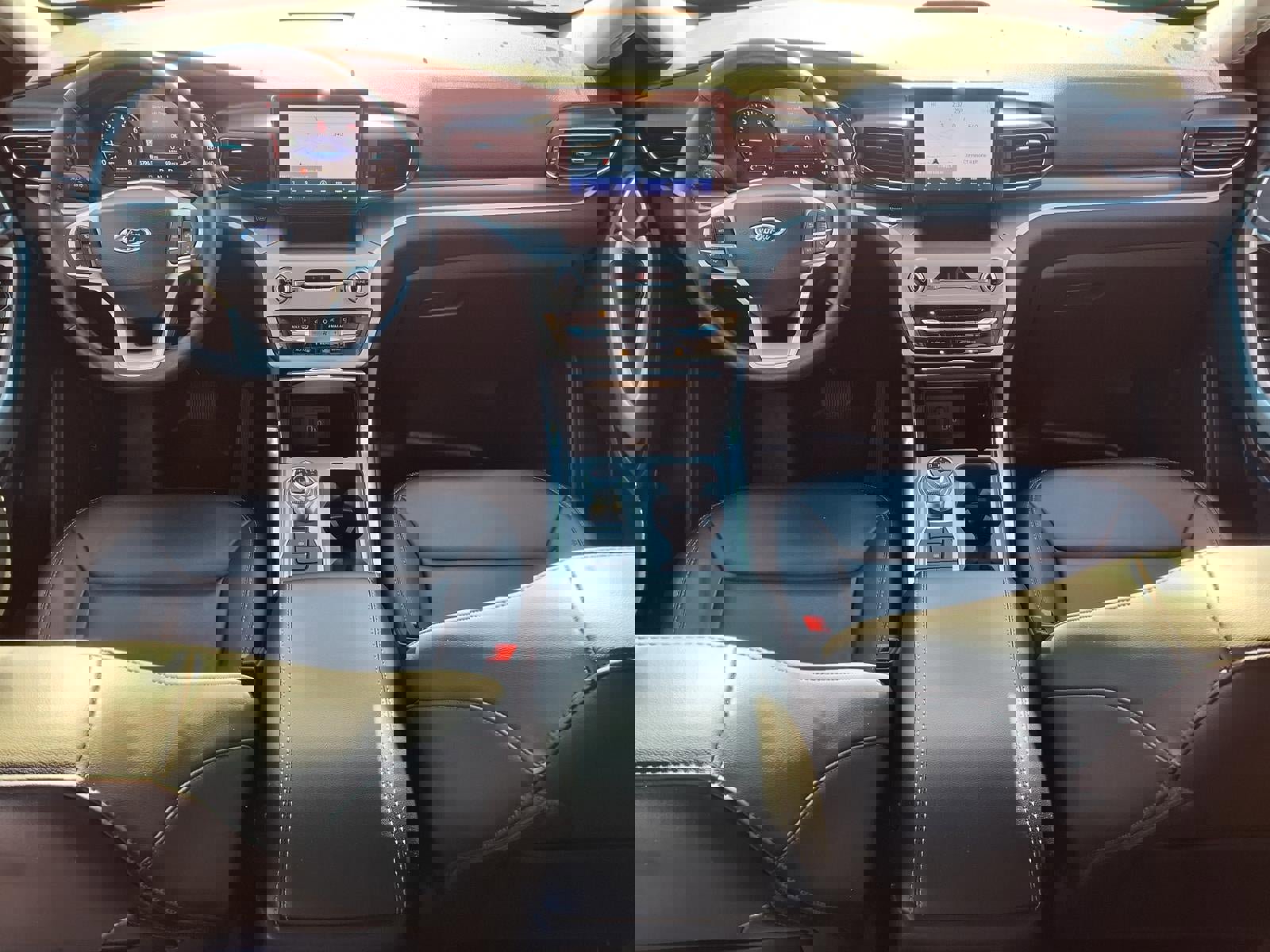 Certified 2022 Ford Explorer XLT w/ Equipment Group 202A image 11