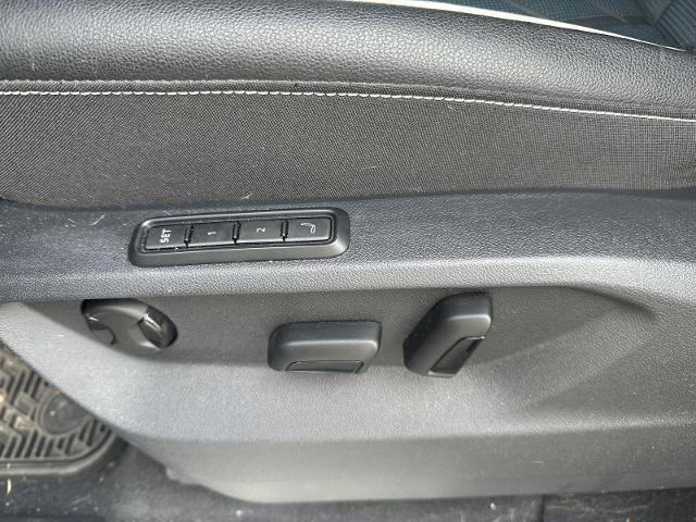 Used 2025 Volkswagen Atlas Cross Sport SEL Premium R-Line image 14