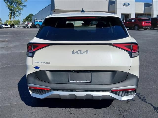 Used 2023 Kia Sportage LX FWD image 5