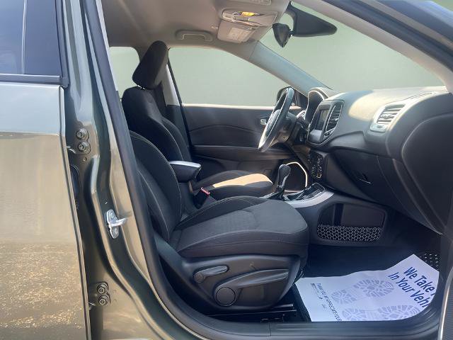 Used 2018 Jeep Compass Sport w/ Tech Group AWD/4WD image 38