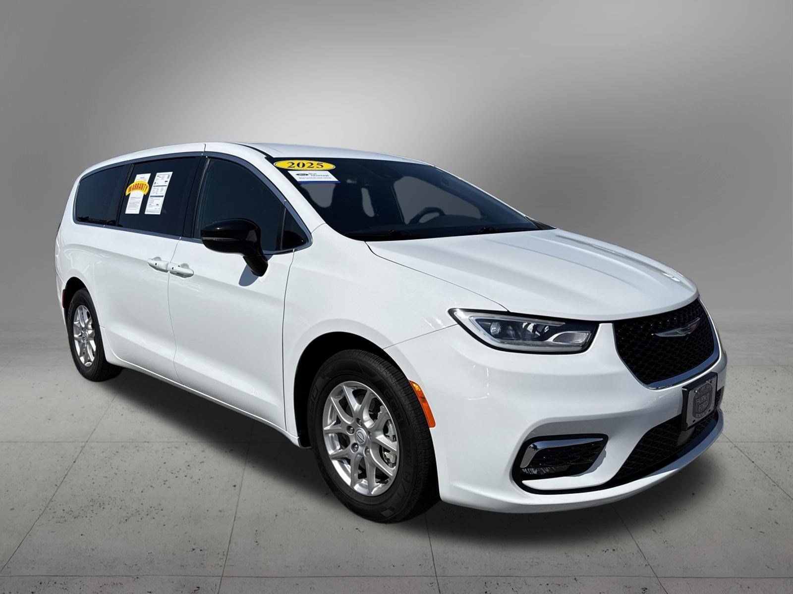 Used 2025 Chrysler Pacifica Select FWD image 6