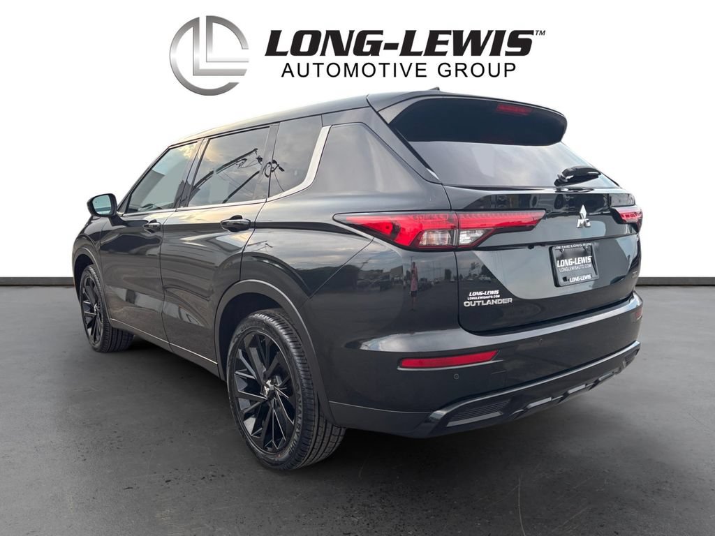 Used 2023 Mitsubishi Outlander SE Black Edition AWD/4WD image 4