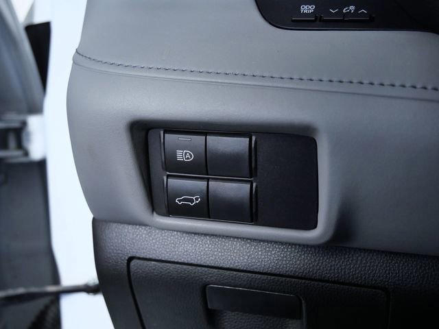 Used 2022 Toyota Highlander LE AWD/4WD image 22