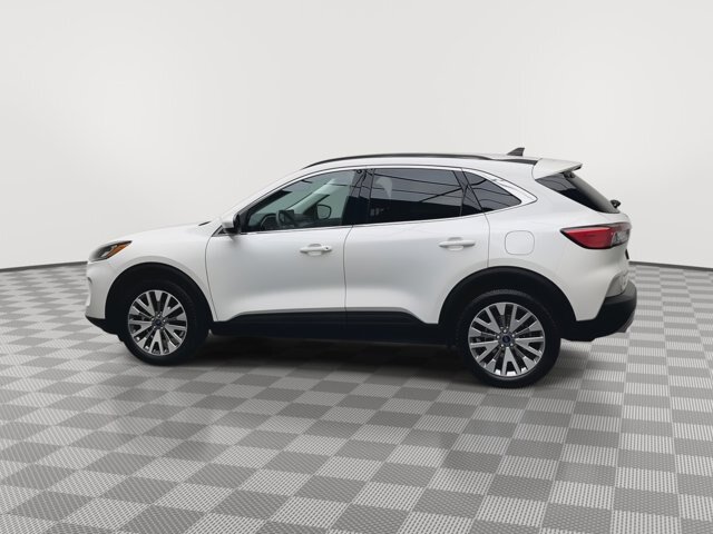 Certified 2022 Ford Escape Titanium AWD/4WD image 37