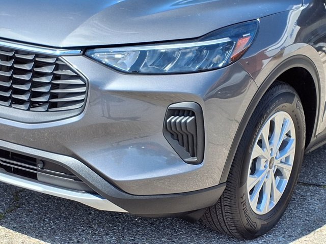 Certified 2023 Ford Escape Active AWD/4WD image 22