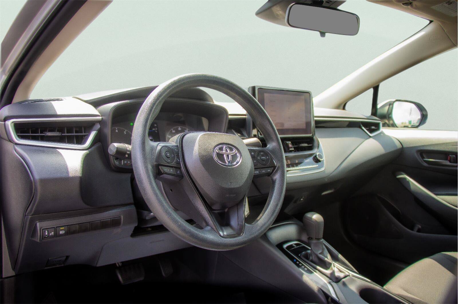 Used 2024 Toyota Corolla LE FWD image 7