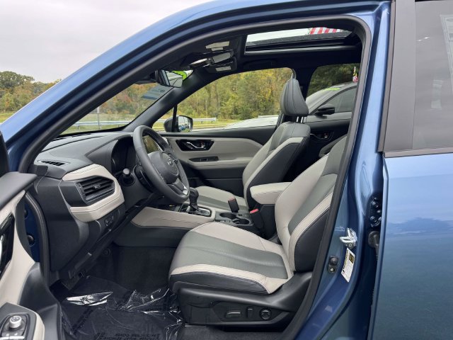 Used 2025 Subaru Forester Limited AWD/4WD image 17