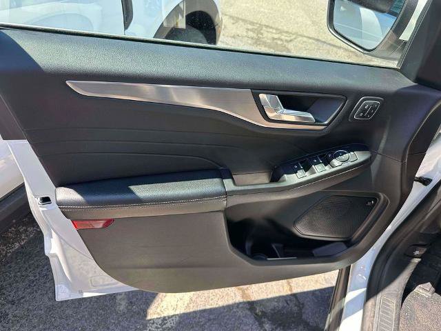 Certified 2021 Ford Escape Titanium AWD/4WD image 16