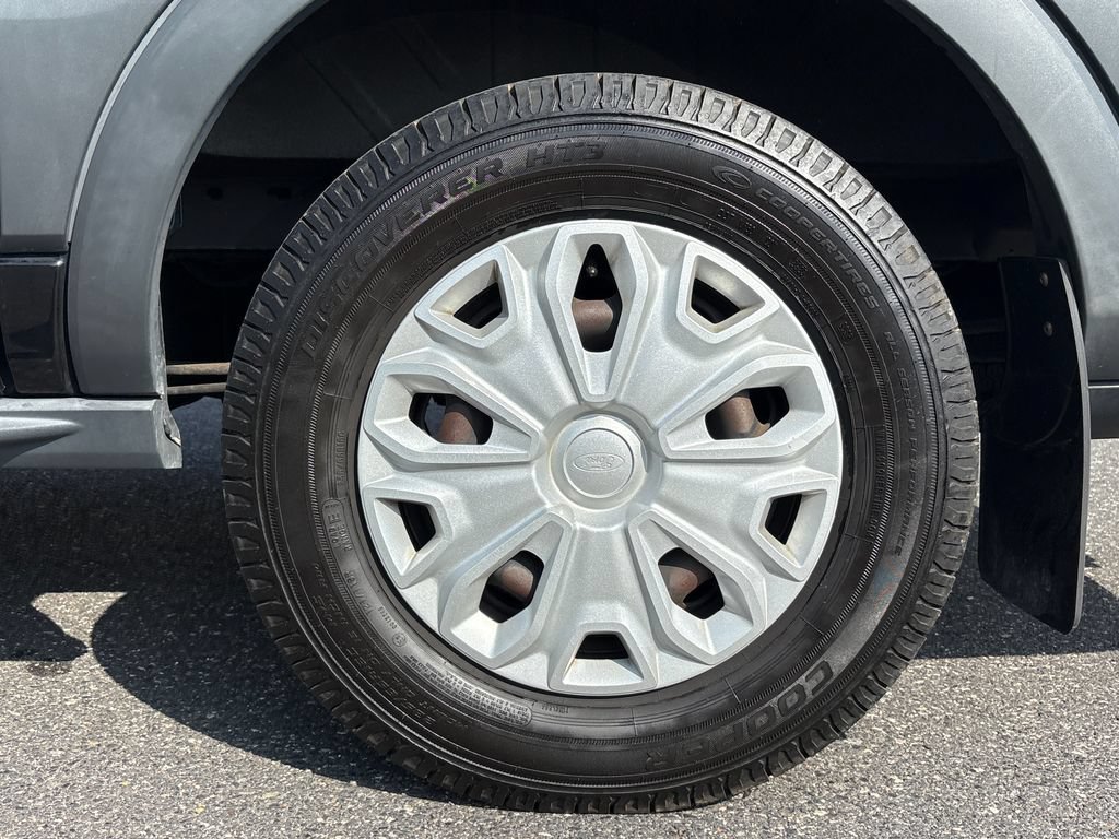 Certified 2018 Ford Transit 150 130 Medium Roof w/ Premium Package RWD image 17