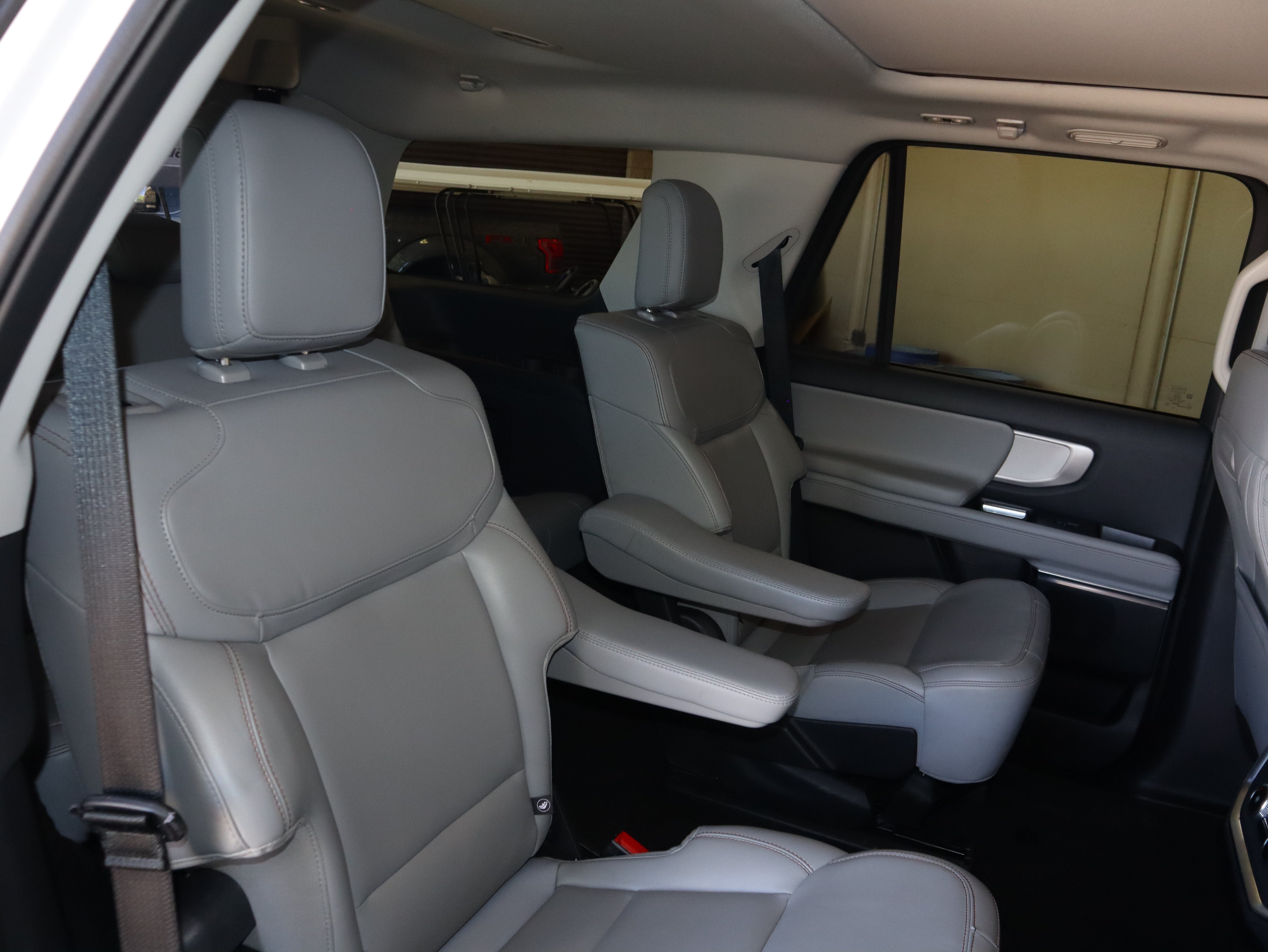 Certified 2025 Ford Expedition Active AWD/4WD image 48