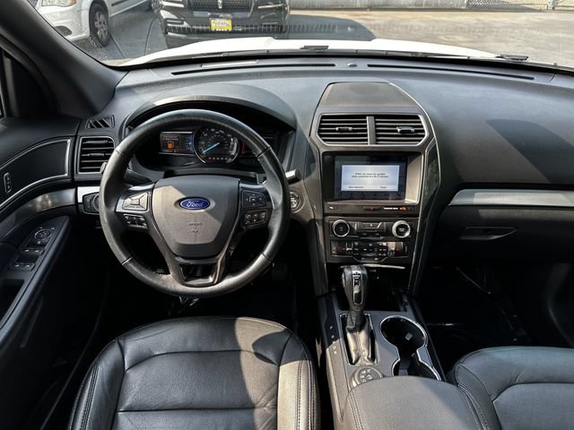 Certified 2018 Ford Explorer XLT w/ Equipment Group 202A AWD/4WD image 13