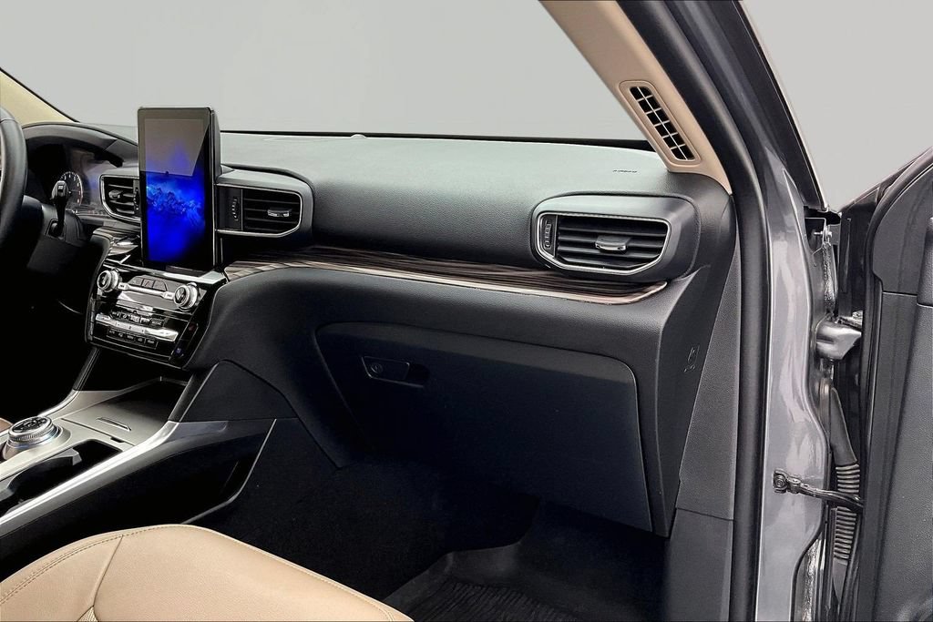 Certified 2023 Ford Explorer Limited w/ Limited Technology Package AWD/4WD image 17