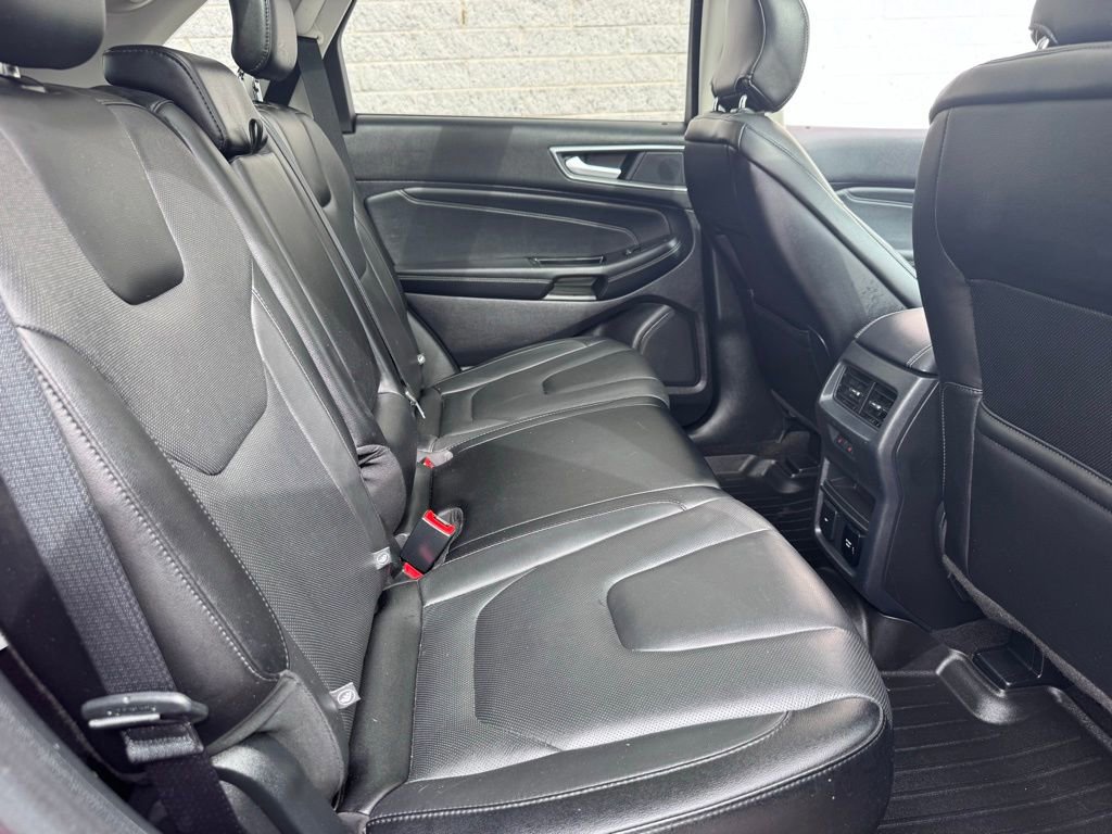 Certified 2019 Ford Edge Titanium w/ Equipment Group 301A image 18