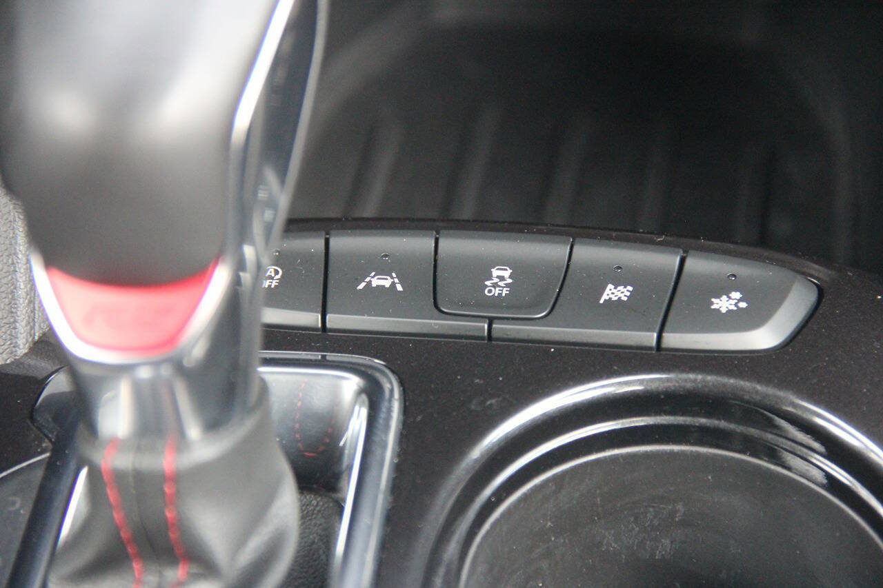 Used 2023 Chevrolet TrailBlazer RS w/ Convenience Package FWD image 19