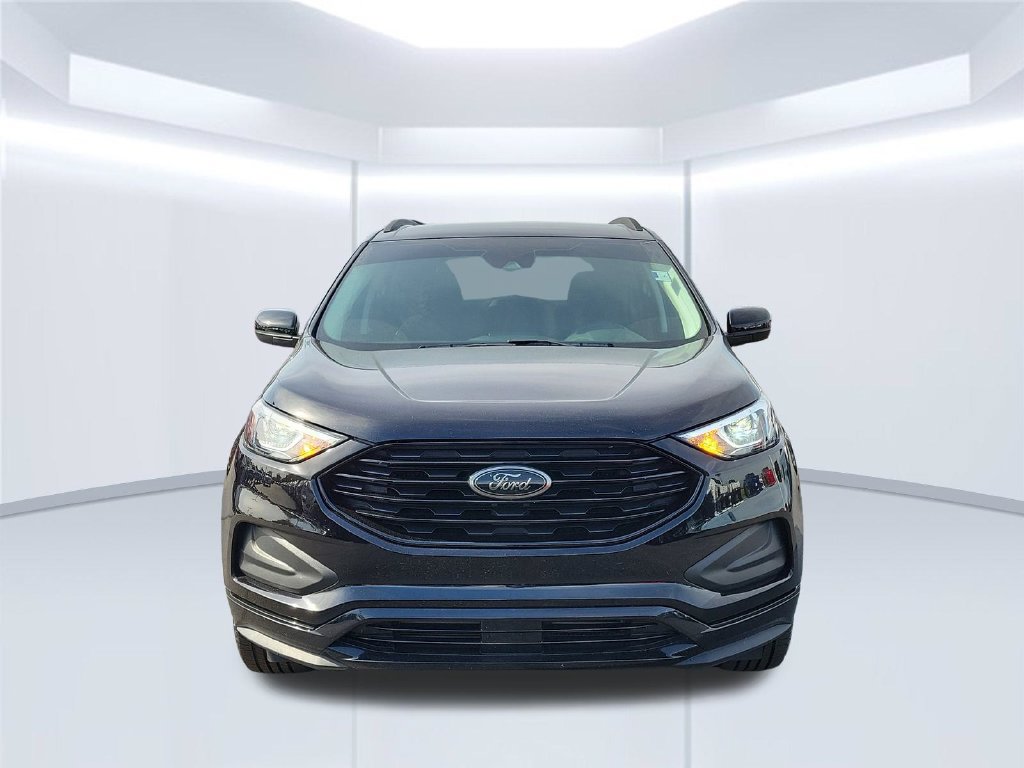 Certified 2022 Ford Edge SE w/ Black Appearance Package AWD/4WD image 2
