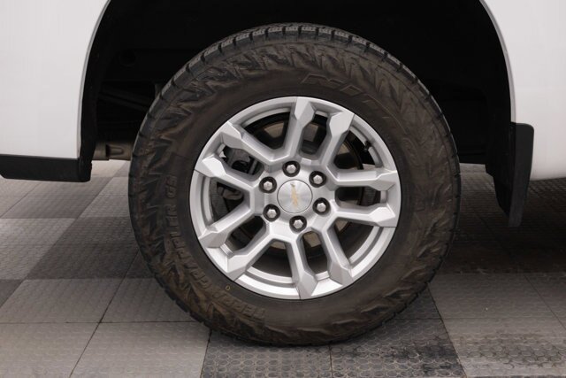 Used 2023 Chevrolet Silverado 1500 LT AWD/4WD image 17