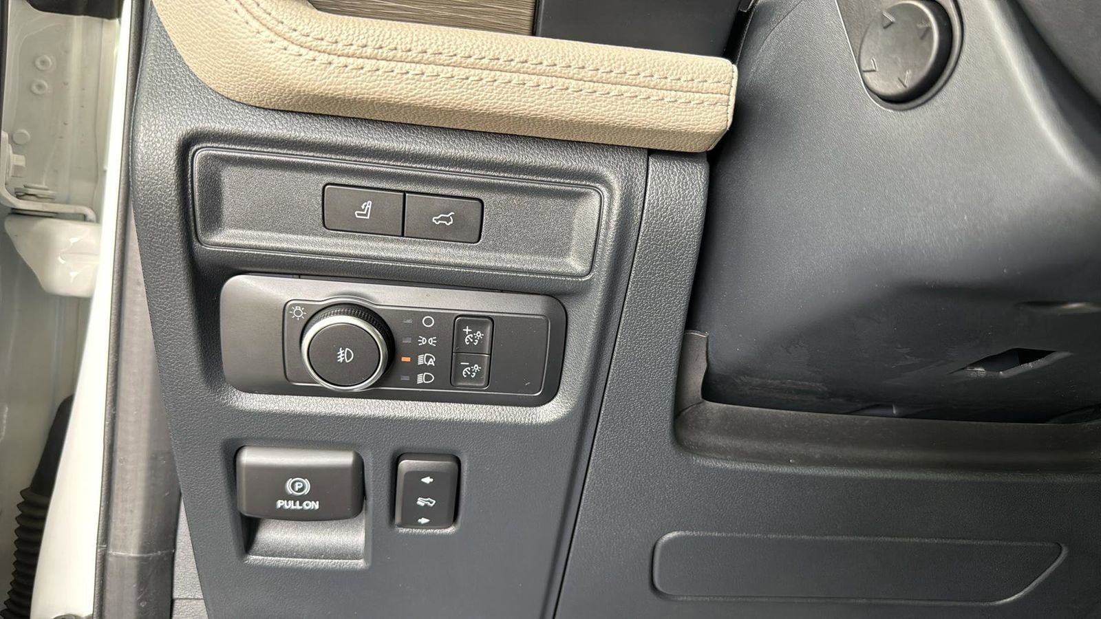 Certified 2022 Ford Expedition Limited image 18