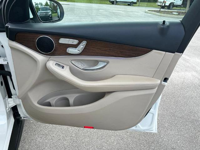 Used 2022 Mercedes-Benz GLC 300 image 38