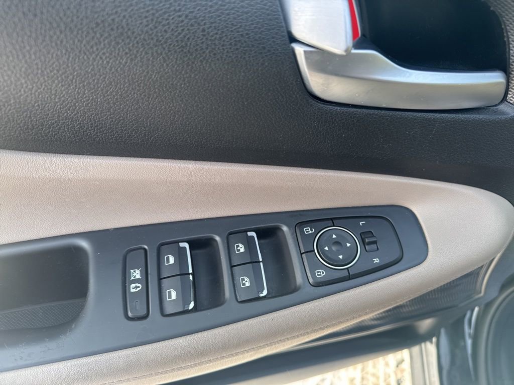 Used 2019 Hyundai Santa Fe SEL image 10