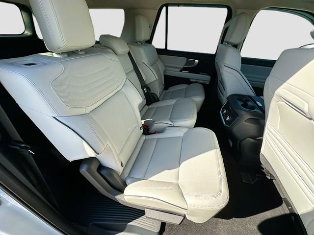 Certified 2025 Ford Expedition Max Platinum w/ Platinum Ultimate Package AWD/4WD image 27