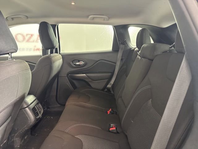 Used 2021 Jeep Cherokee Latitude image 13