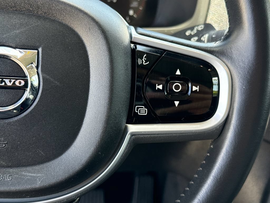 Used 2018 Volvo XC90 T6 Momentum w/ Convenience Package AWD/4WD image 17