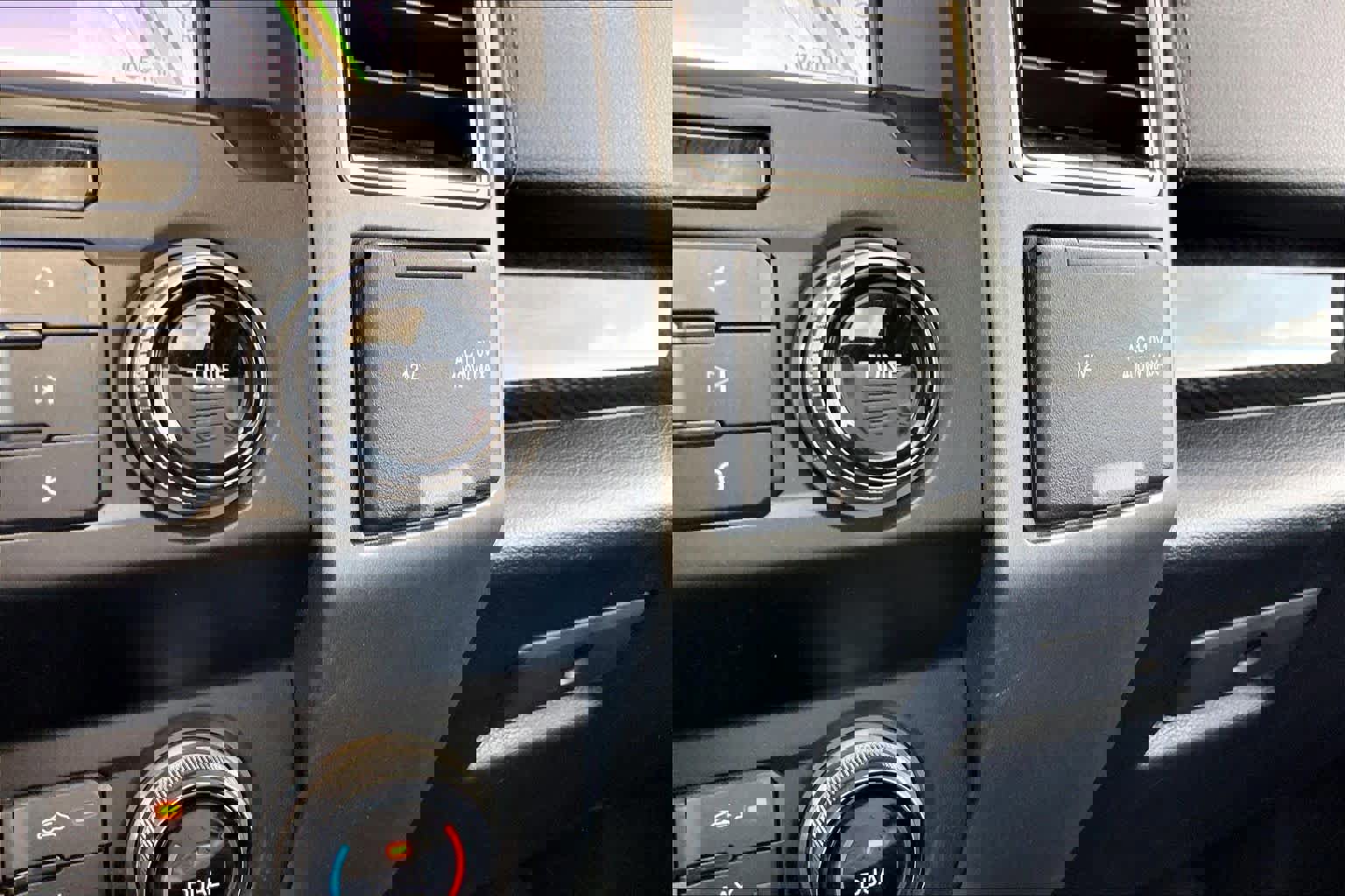 Certified 2019 Ford F150 Raptor w/ Equipment Group 802A Luxury image 35