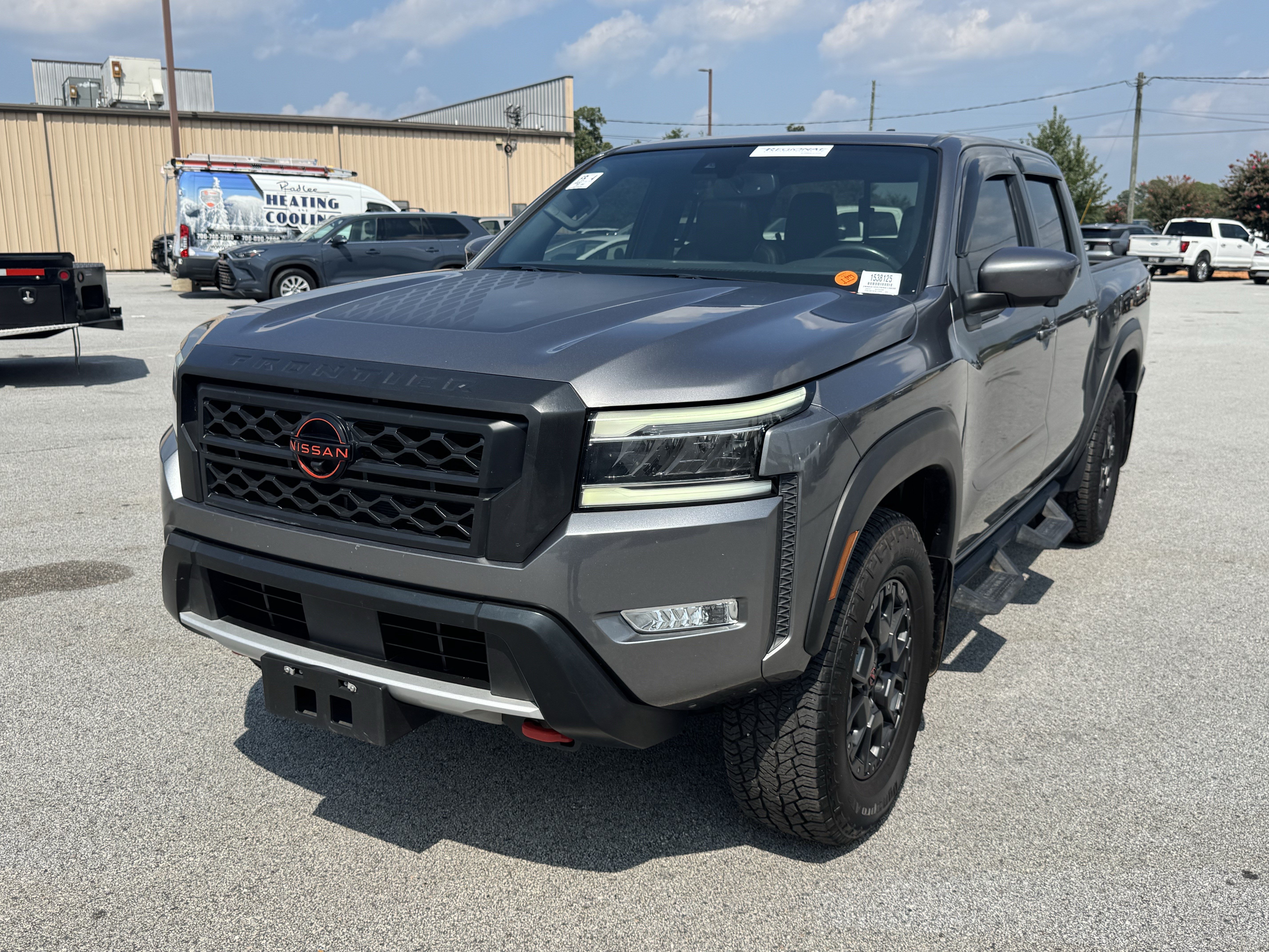 Used 2022 Nissan Frontier PRO-4X w/ Pro-4X Premium Package AWD/4WD image 2