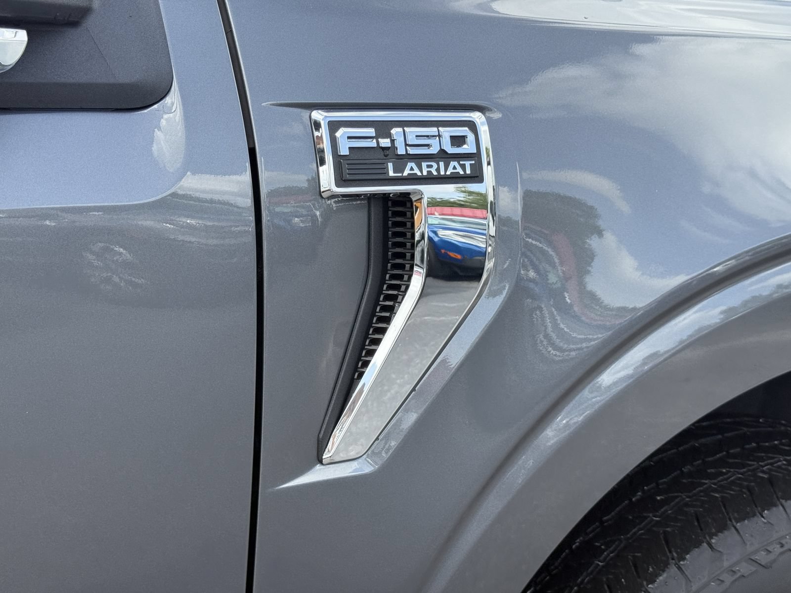 Certified 2025 Ford F150 Lariat w/ Equipment Group 501A Mid AWD/4WD image 15