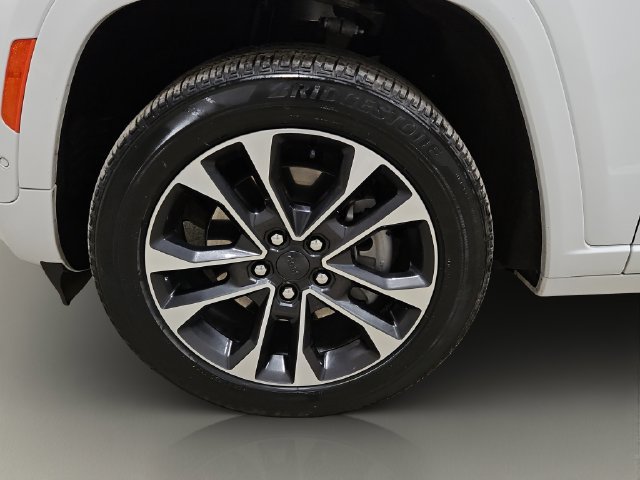 Used 2023 Jeep Grand Cherokee L Overland AWD/4WD image 25