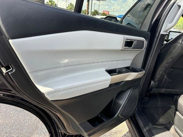 Certified 2022 Ford Explorer XLT w/ Equipment Group 202A RWD image 21
