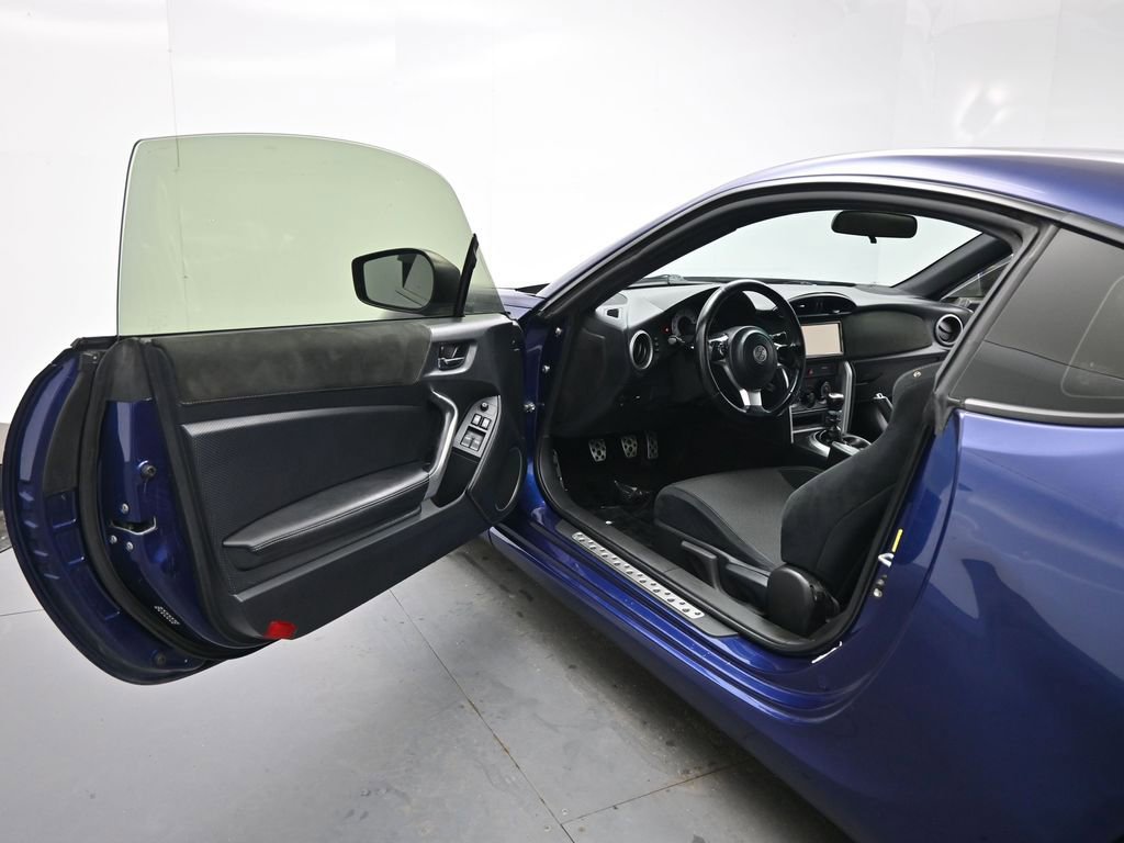 Used 2017 Toyota 86 image 8