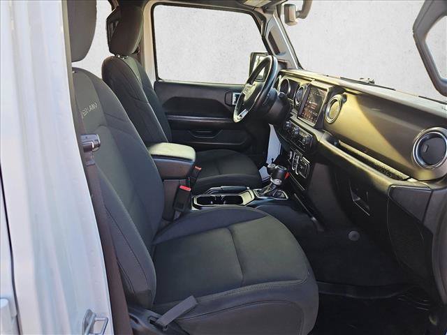 Used 2020 Jeep Gladiator Overland AWD/4WD image 17