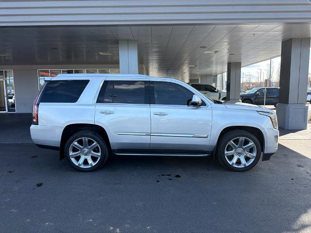 Used 2017 Cadillac Escalade Luxury image 7