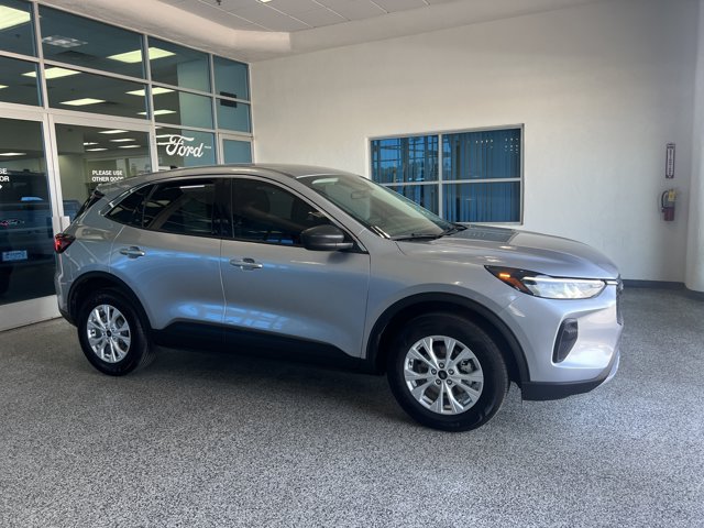 Certified 2024 Ford Escape Active w/ Tech Pack #1 AWD/4WD image 3